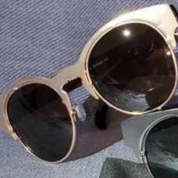 Futuristic Men's Eyewear - Picture 2 of 4